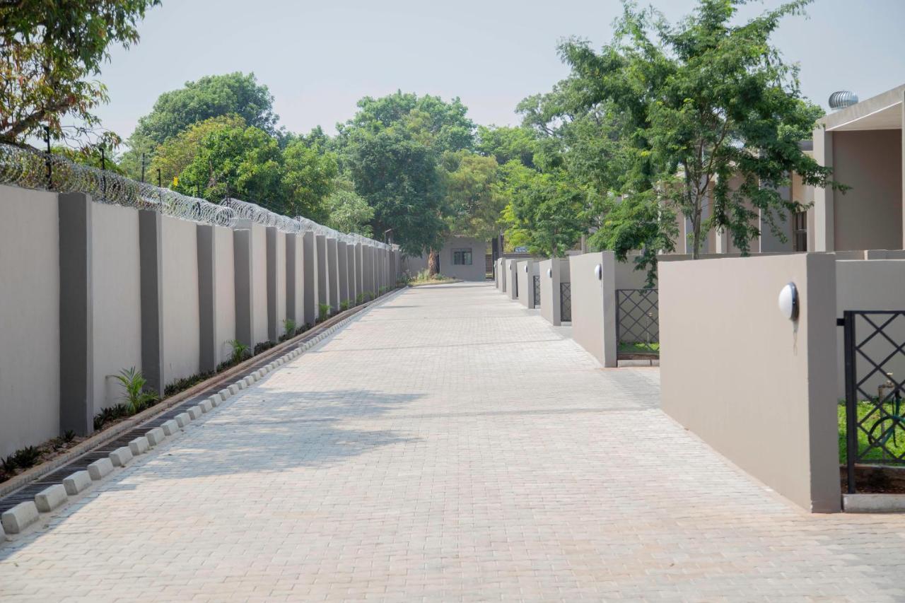 Longhorn Executive Apartments Lusaka Esterno foto